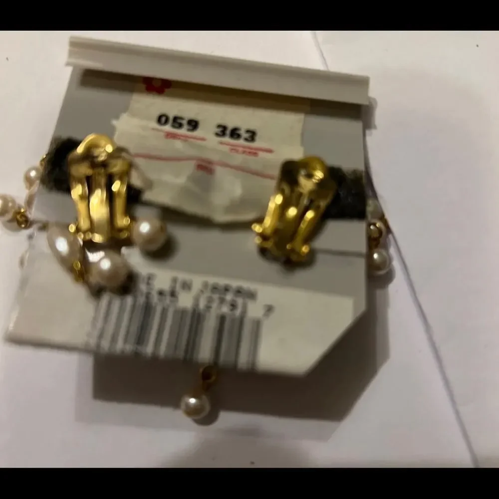 Vintage MARVELLA Faux Pearl Cluster CLIP Bauble Dangle Earrings Gold-Tone